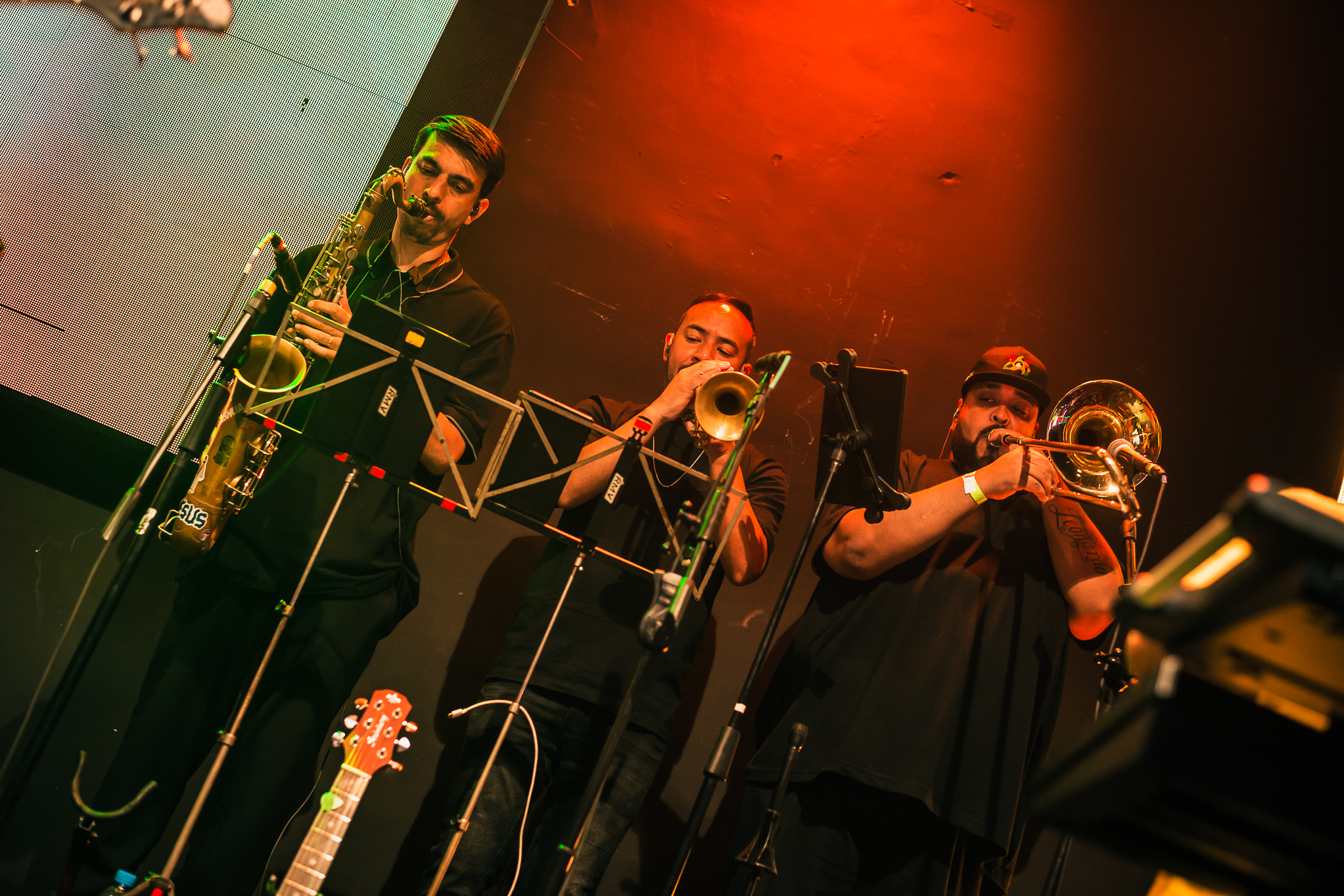  Vibração do Sol / Cross Bar